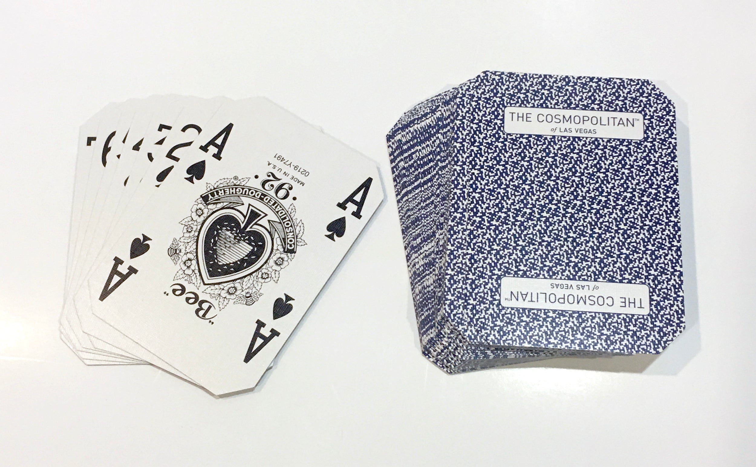 Victoria HarbourCats Branded Cribbage Board and Playing Cards